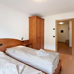 Anna Rododendro Appartement *